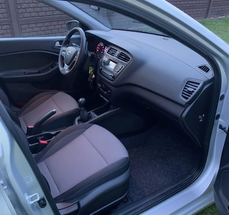 Hyundai i20 cena 42900 przebieg: 104747, rok produkcji 2018 z Siedliszcze małe 211